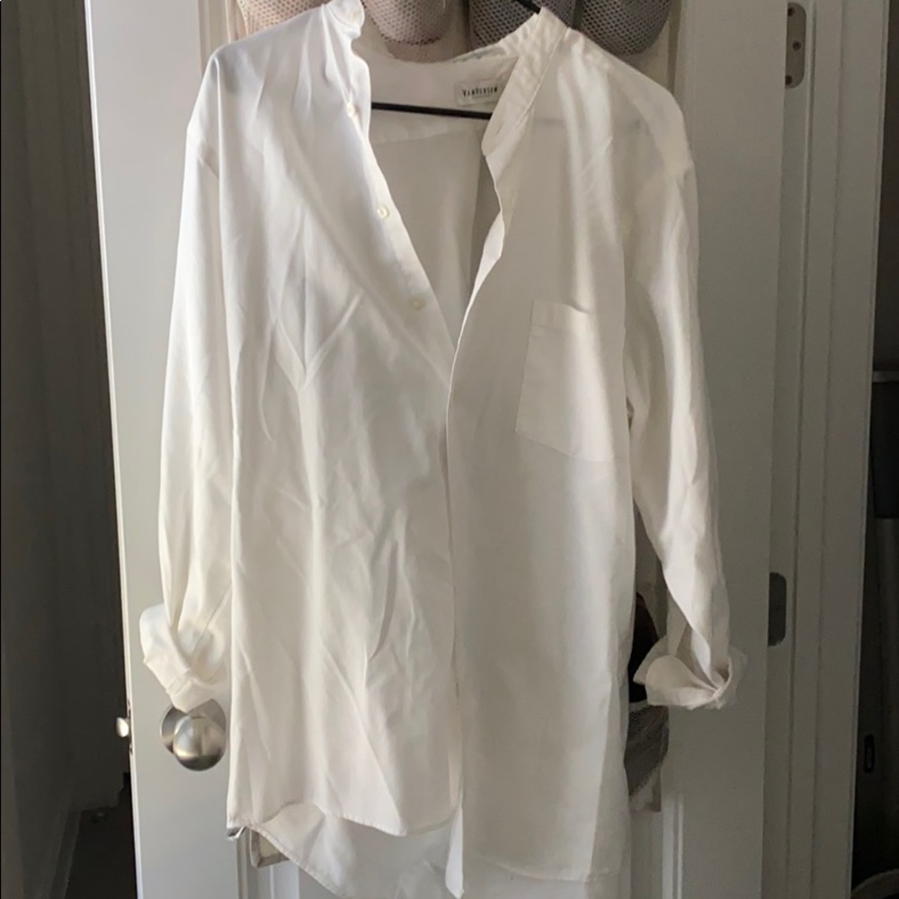 VanHeusen Men’s white dress shirt